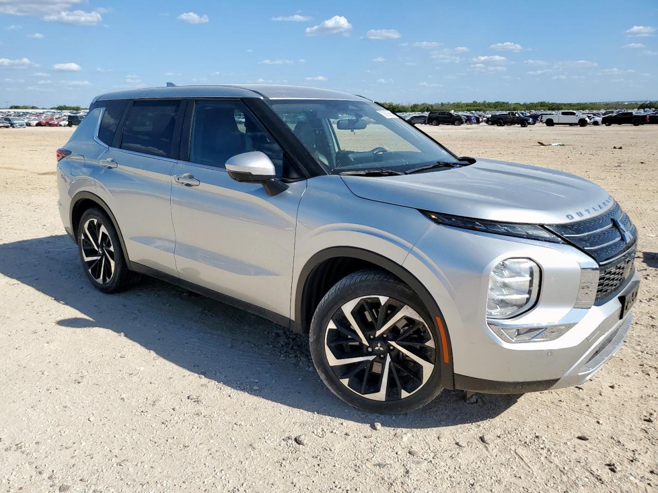 2023 Mitsubishi Outlander Se - Фото 4