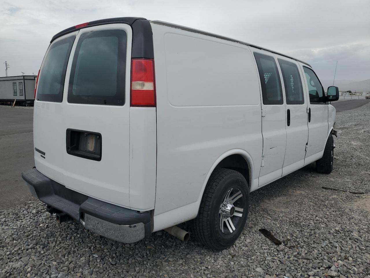 2014 Chevrolet Express G3500 - Image 3