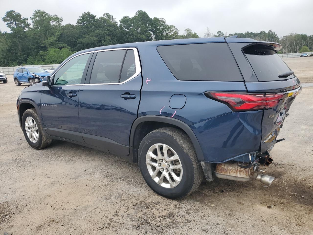 2023 Chevrolet Traverse Ls - Фото 2