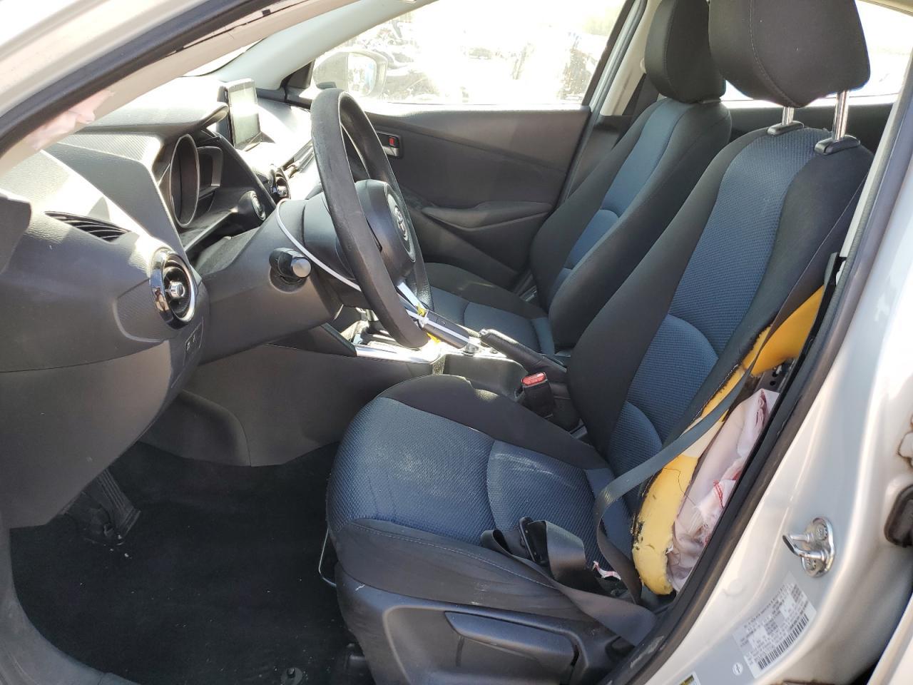 2020 Toyota Yaris L - Фото 7