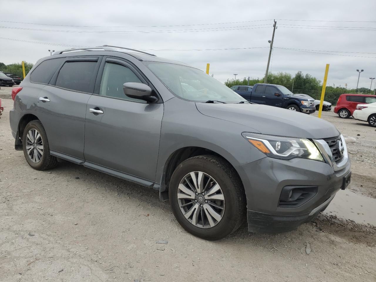 2018 Nissan Pathfinder S - Image 4