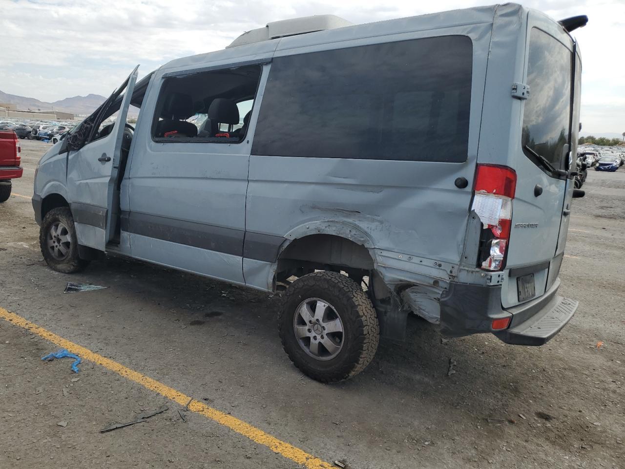 2016 Mercedes-Benz Sprinter 2500 - Фото 2