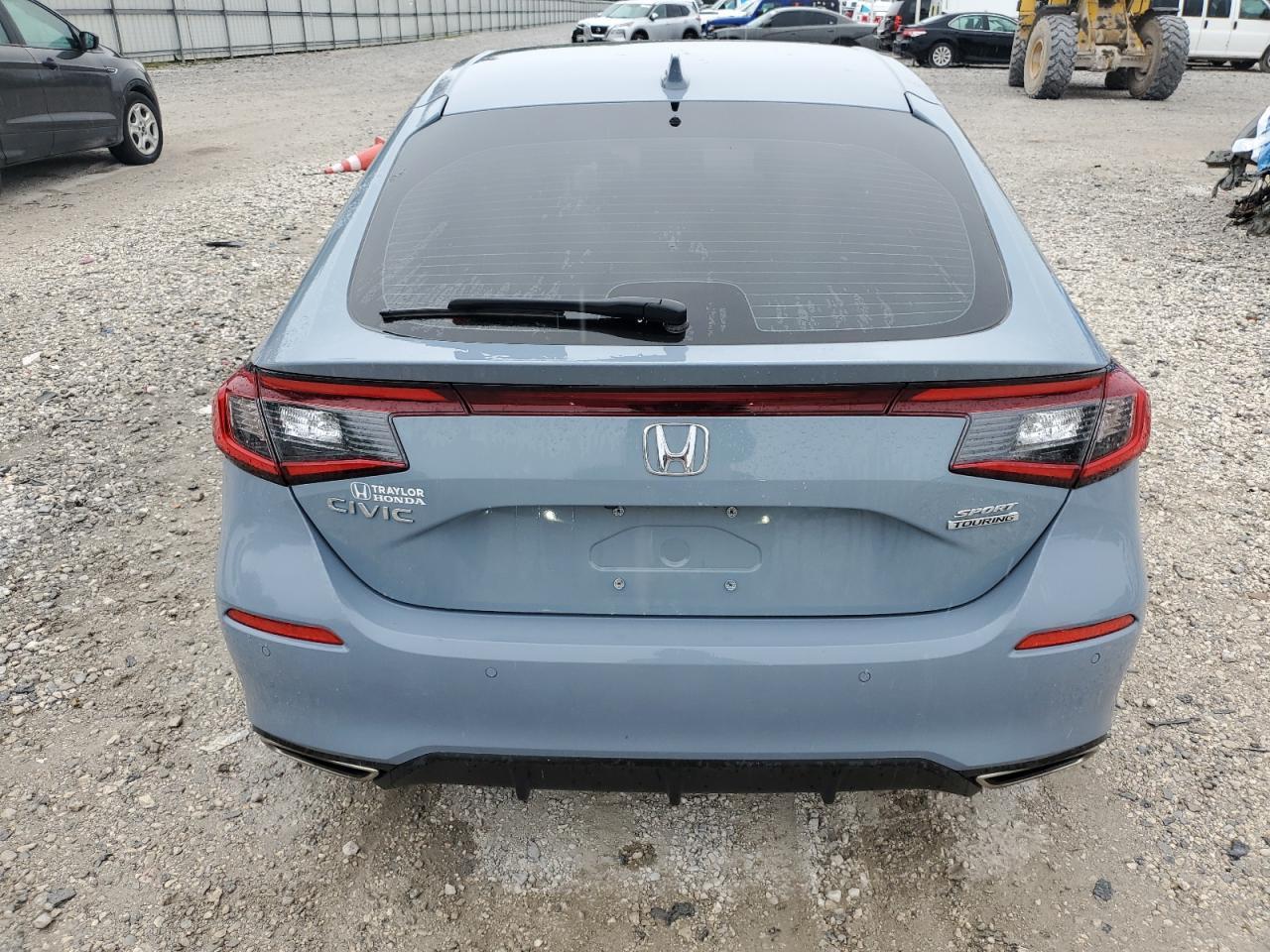 2023 Honda Civic Sport Touring - Image 6