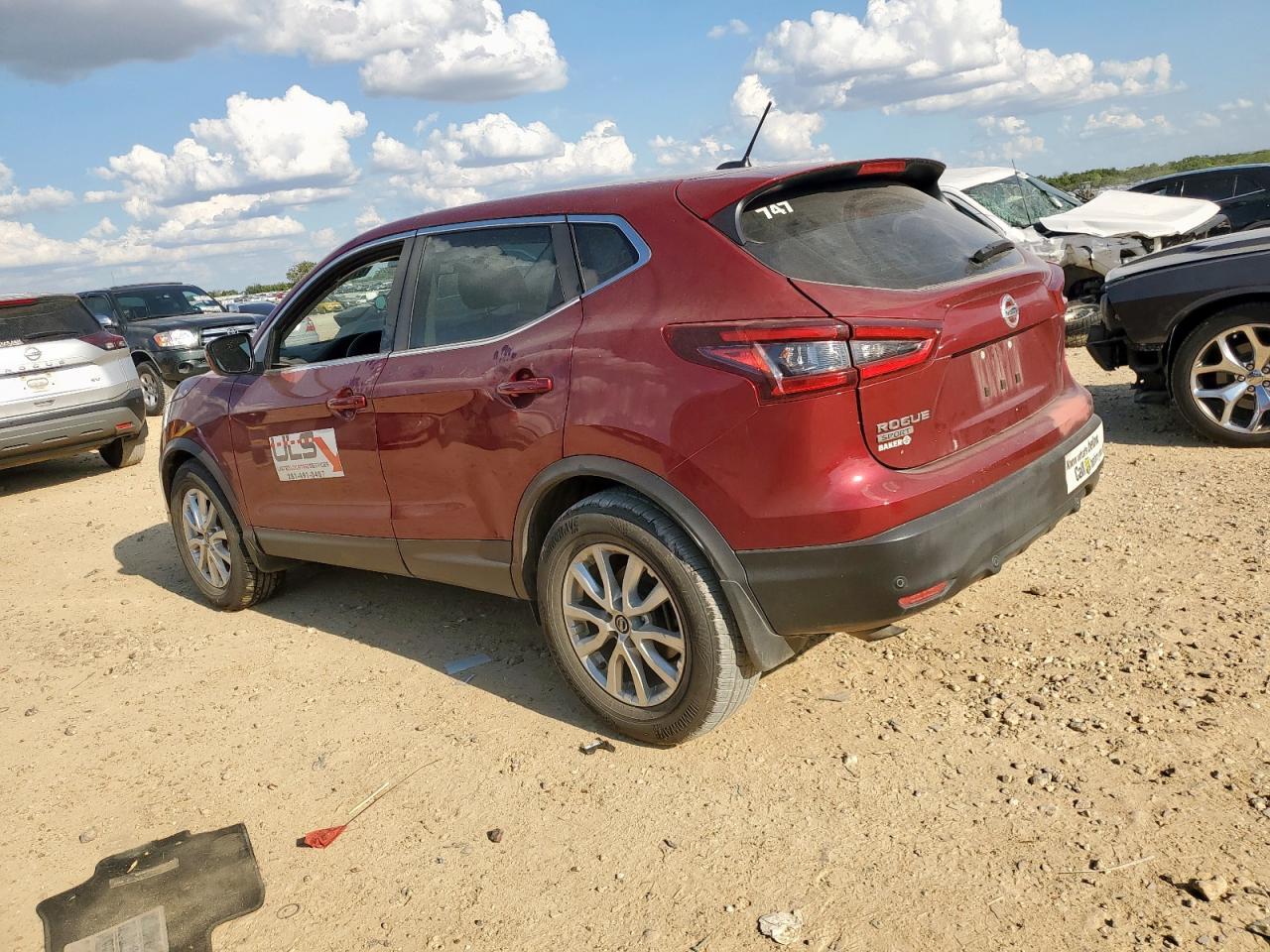 2021 Nissan Rogue Sport S - Фото 2