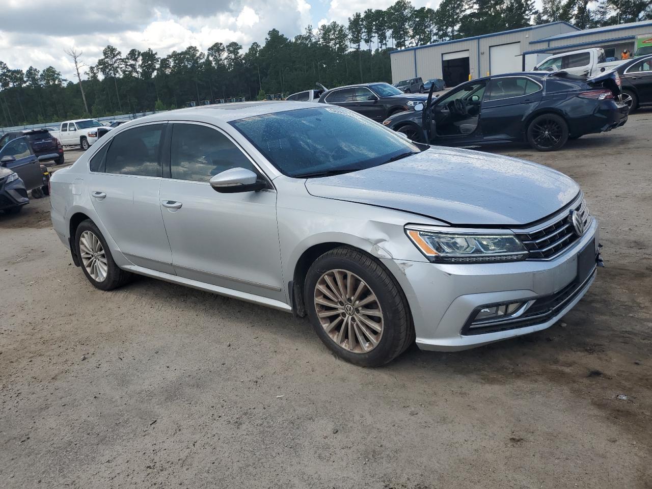 2017 Volkswagen Passat Se - Image 4