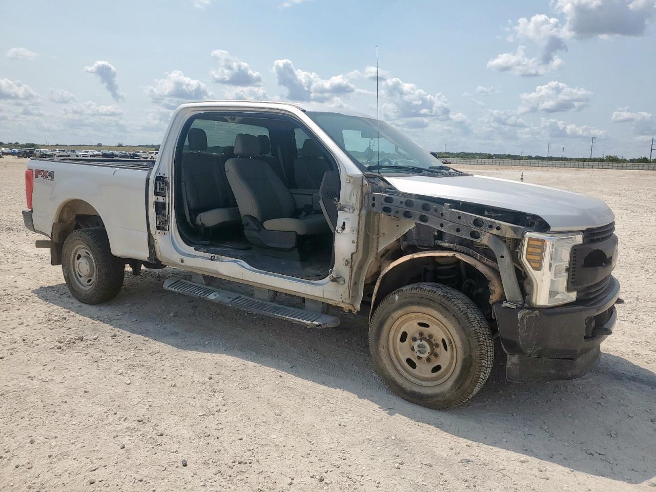 2019 Ford F250 Super Duty - Image 4