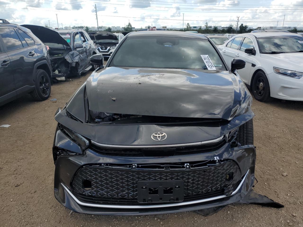 2026 Toyota Crown Xle - Image 5