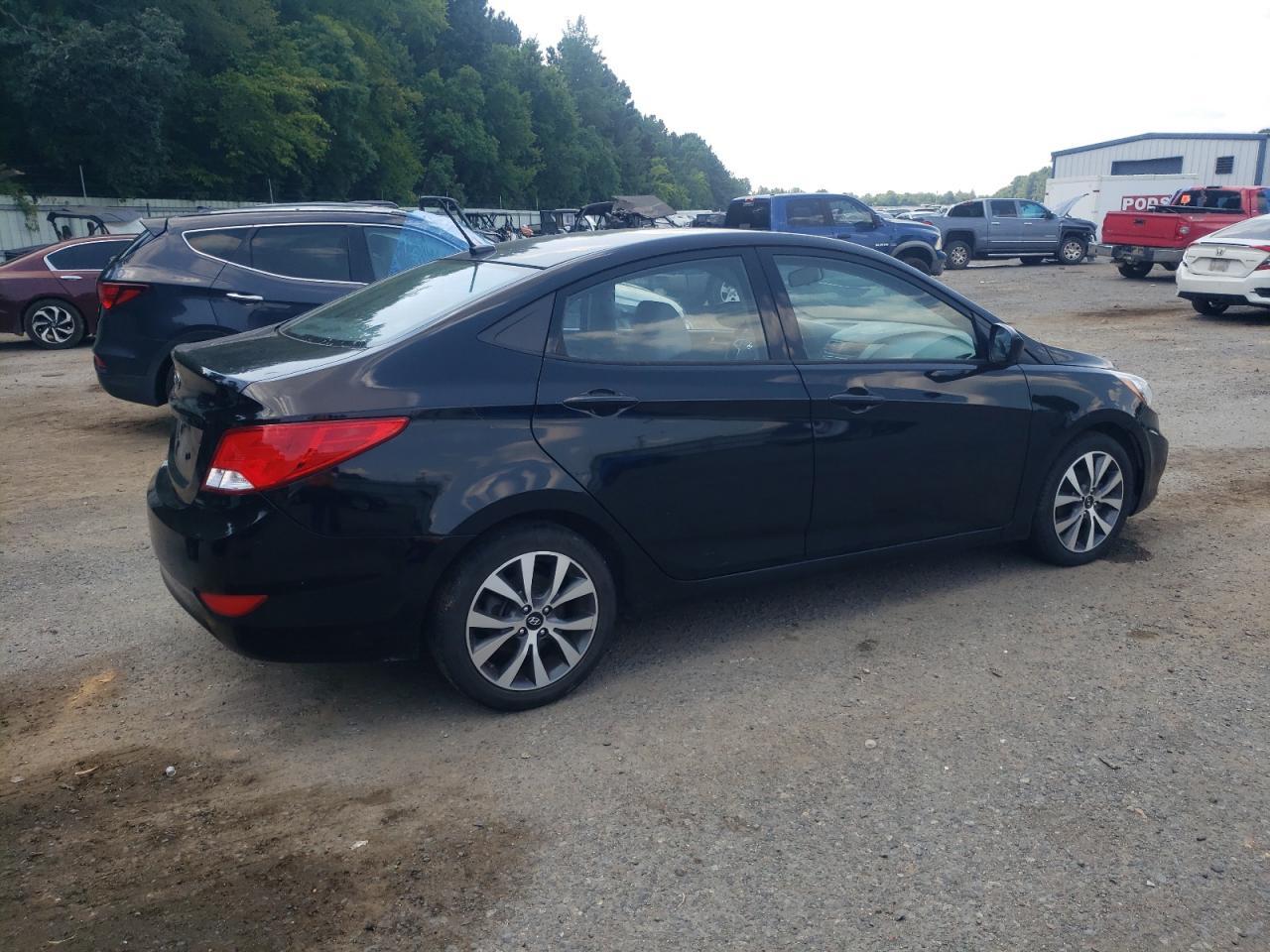 2017 Hyundai Accent Se - Фото 3