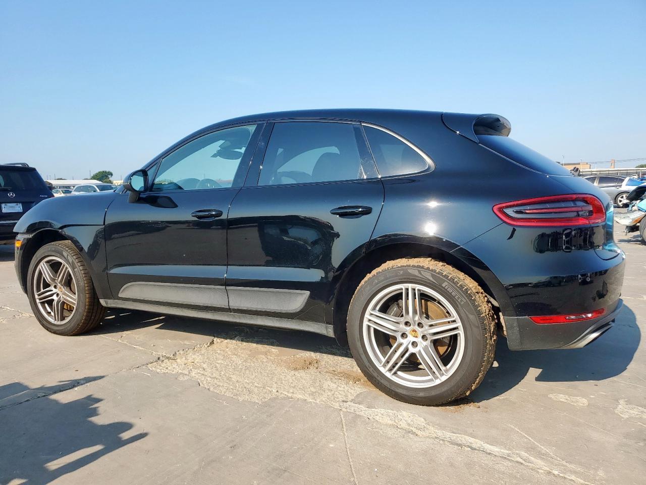 2017 Porsche Macan - Image 2