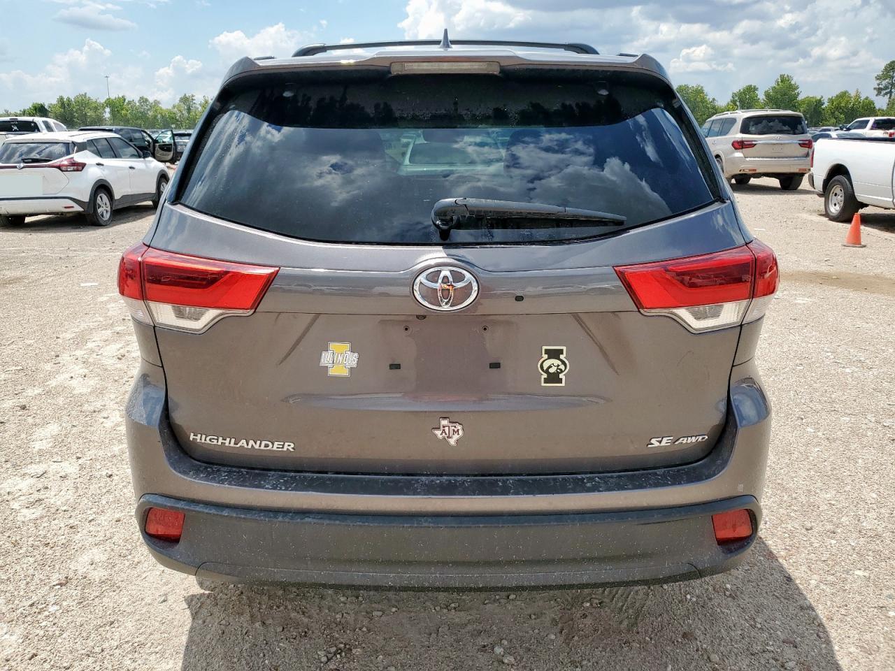 2018 Toyota Highlander Se - Фото 6