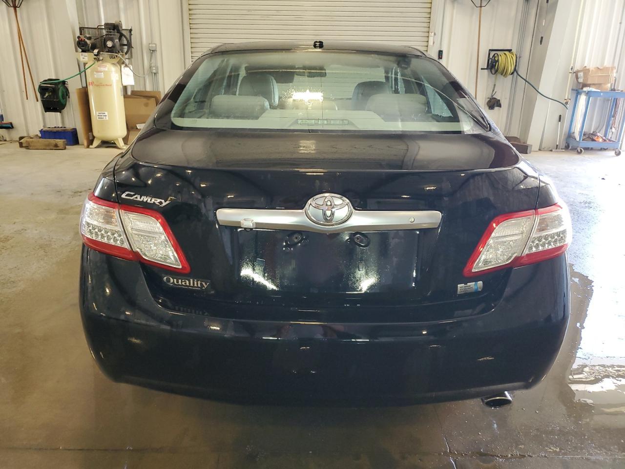2010 Toyota Camry Hybrid - Image 6