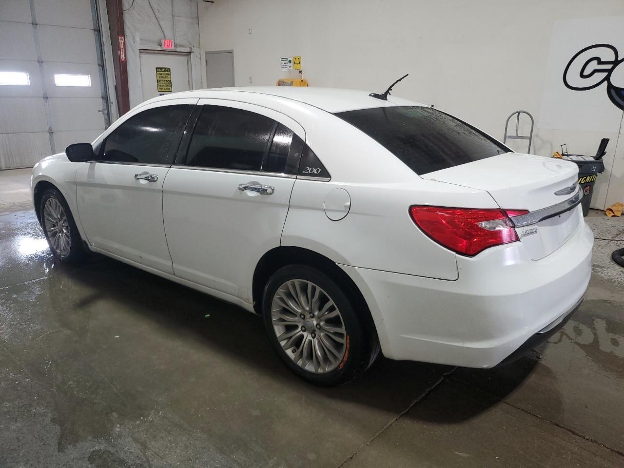 2012 Chrysler 200 Limited - Фото 2
