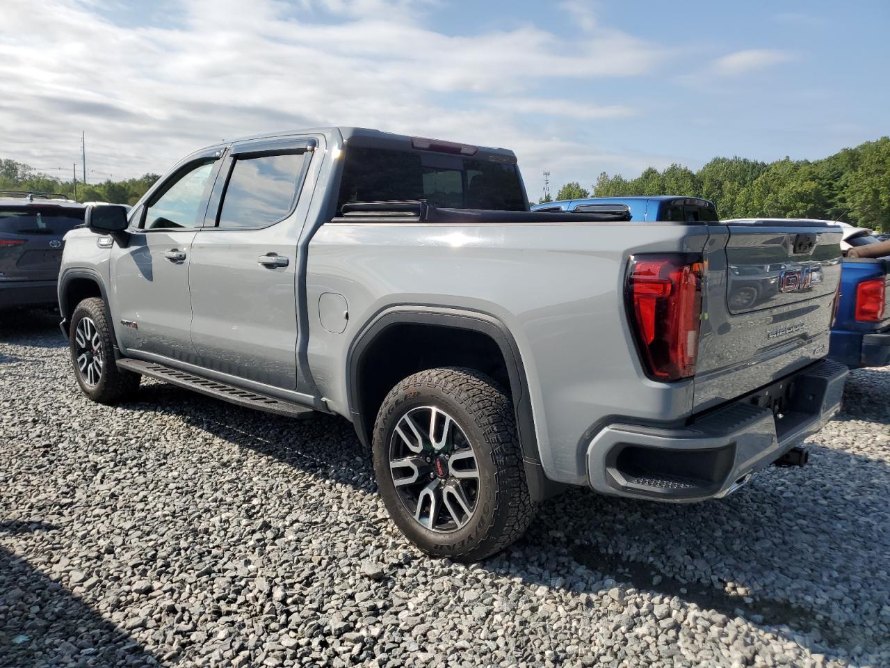 2024 GMC Sierra K1500 At4 - Фото 2