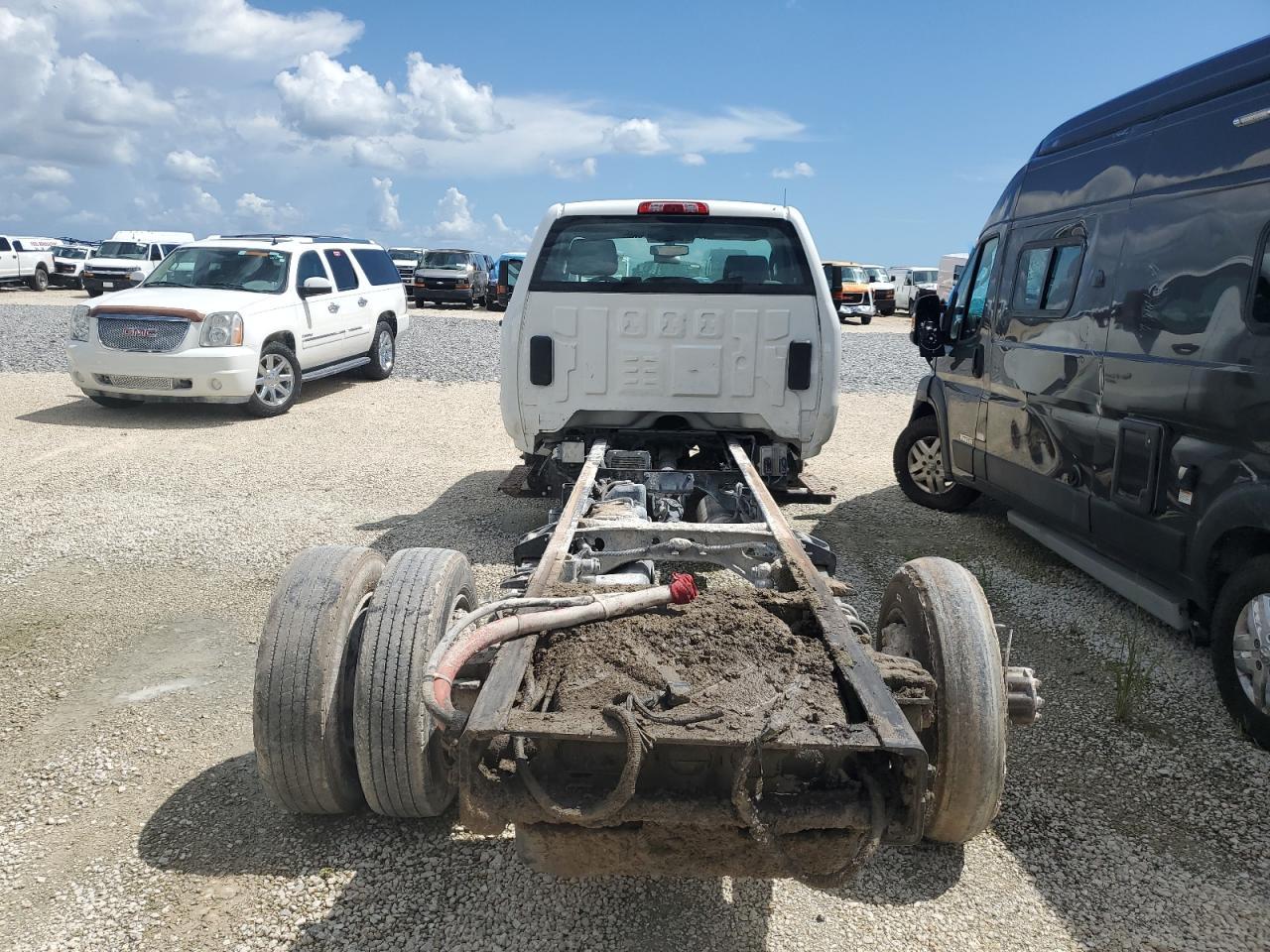 2021 Chevrolet Silverado Medium Duty - Фото 6
