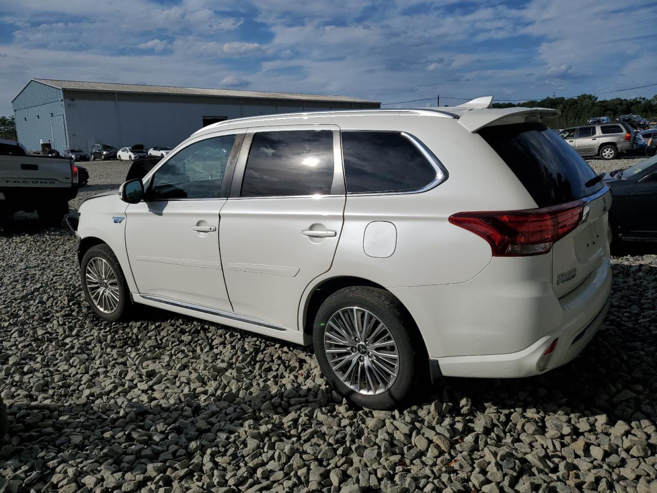 2021 Mitsubishi Outlander Fe - Фото 2