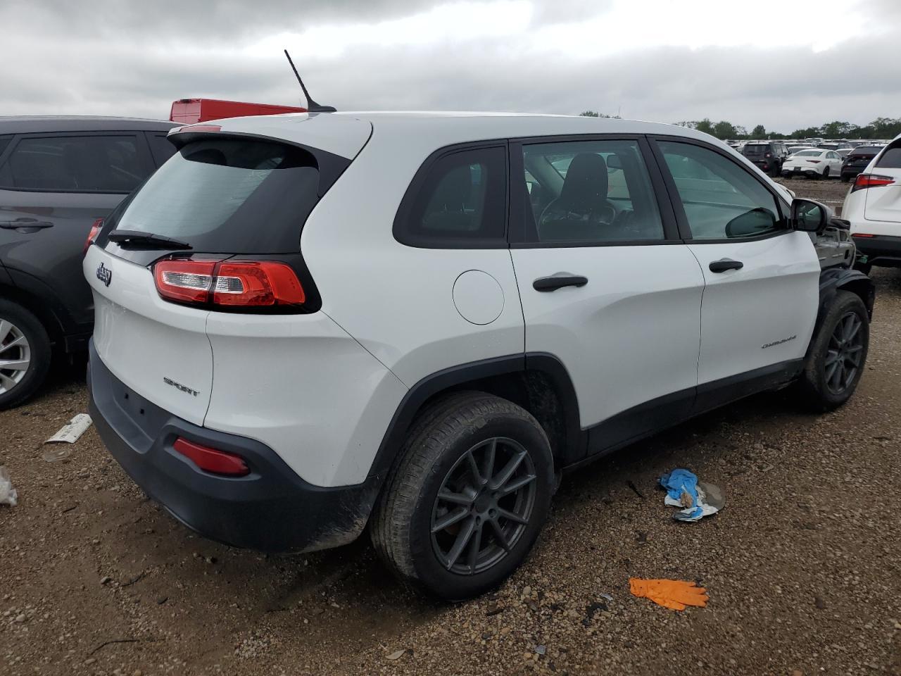 2016 Jeep Cherokee Sport - Фото 3