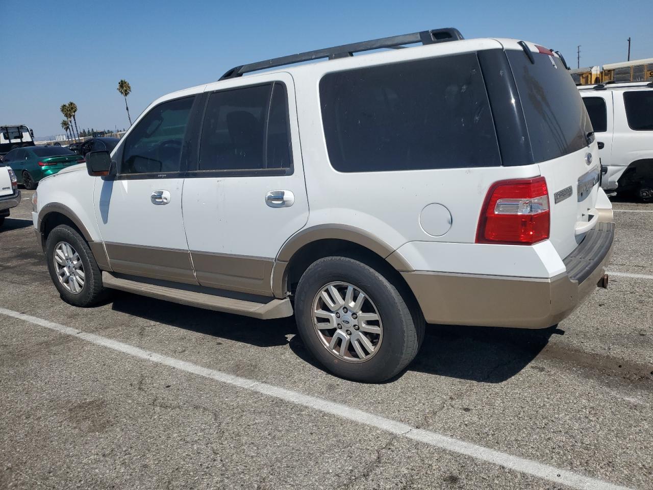 2011 Ford Expedition Xlt - Фото 2