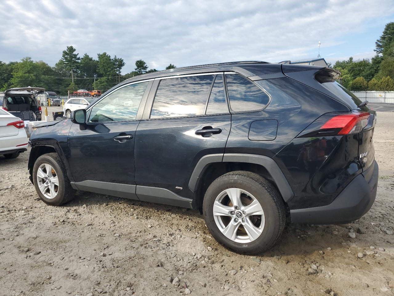 2019 Toyota Rav4 Le - Image 2