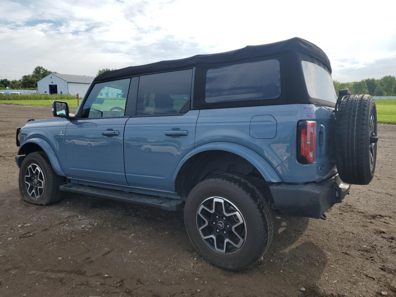 2023 Ford Bronco Base - Фото 2