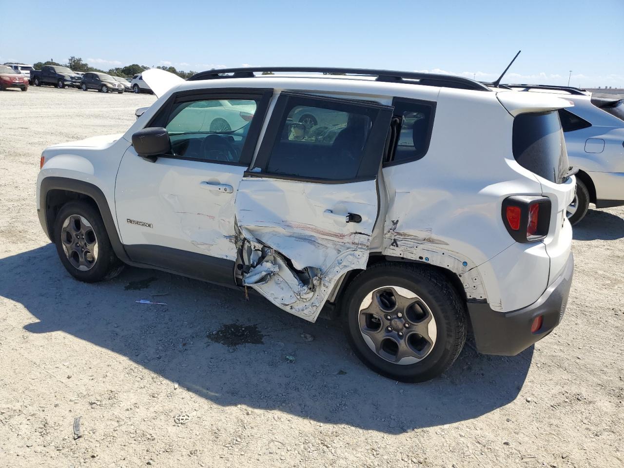 2017 Jeep Renegade Sport - Фото 2
