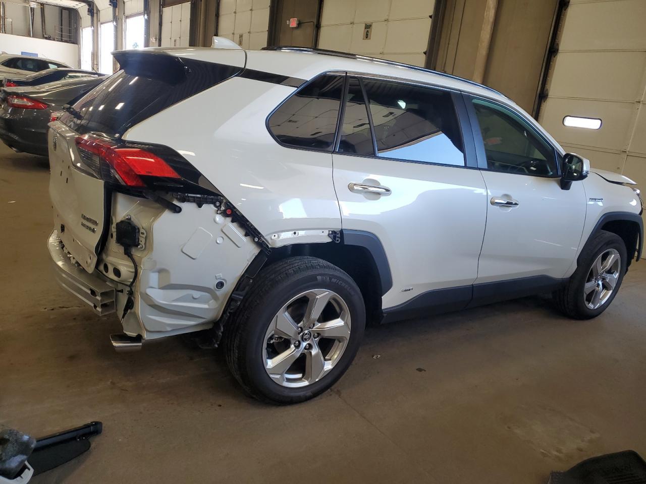 2021 Toyota Rav4 Limited - Фото 3