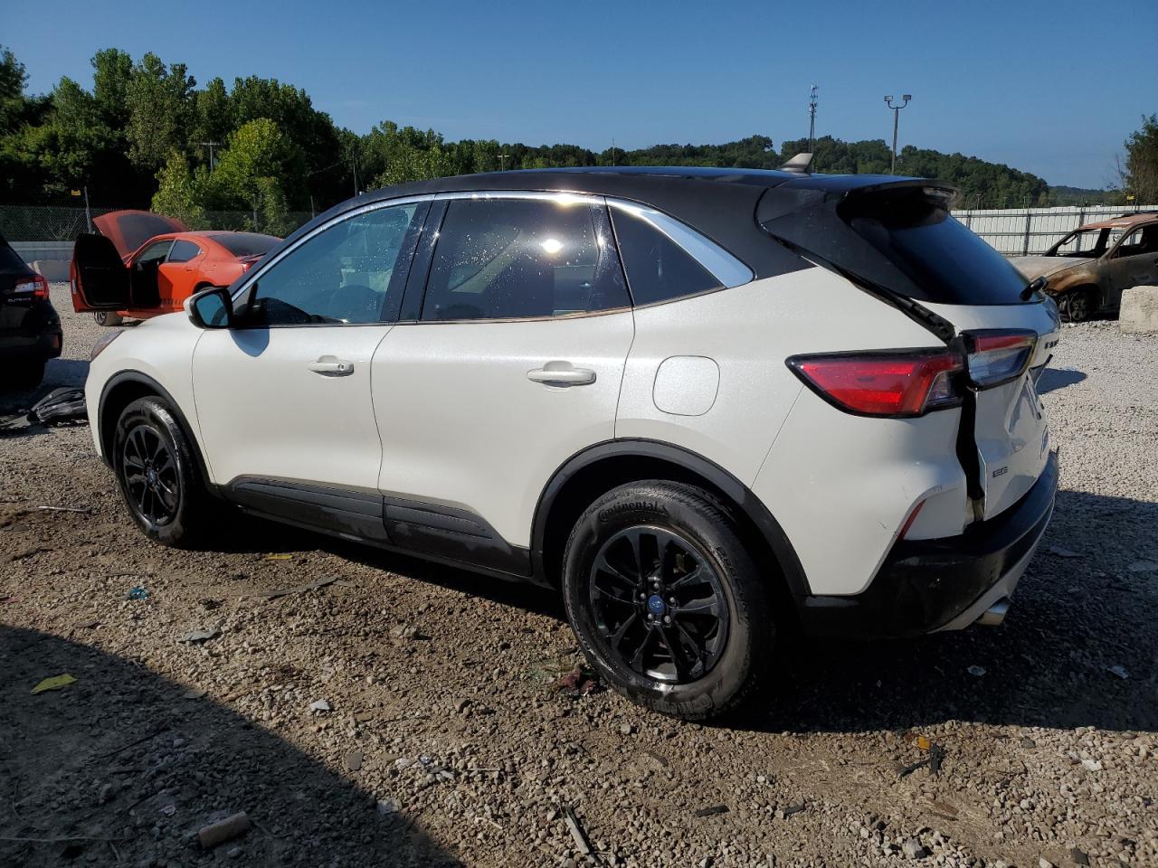 2020 Ford Escape Se - Фото 2