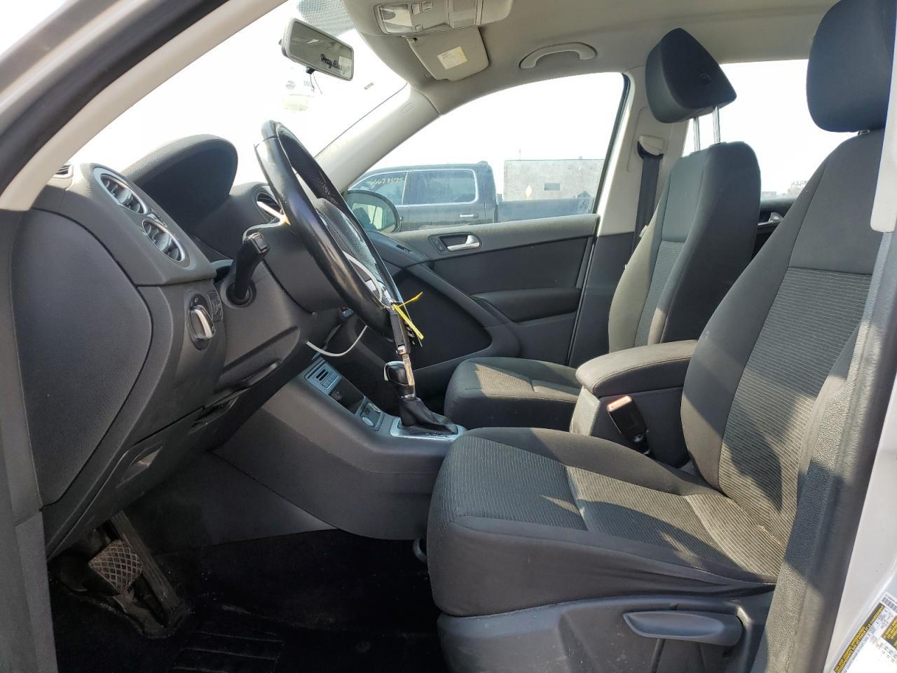 2017 Volkswagen Tiguan S - Image 7