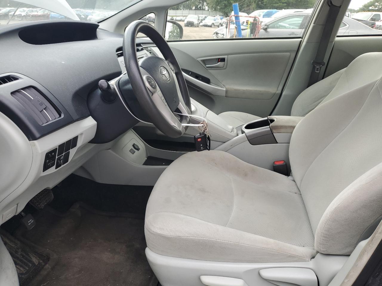2014 Toyota Prius - Image 7
