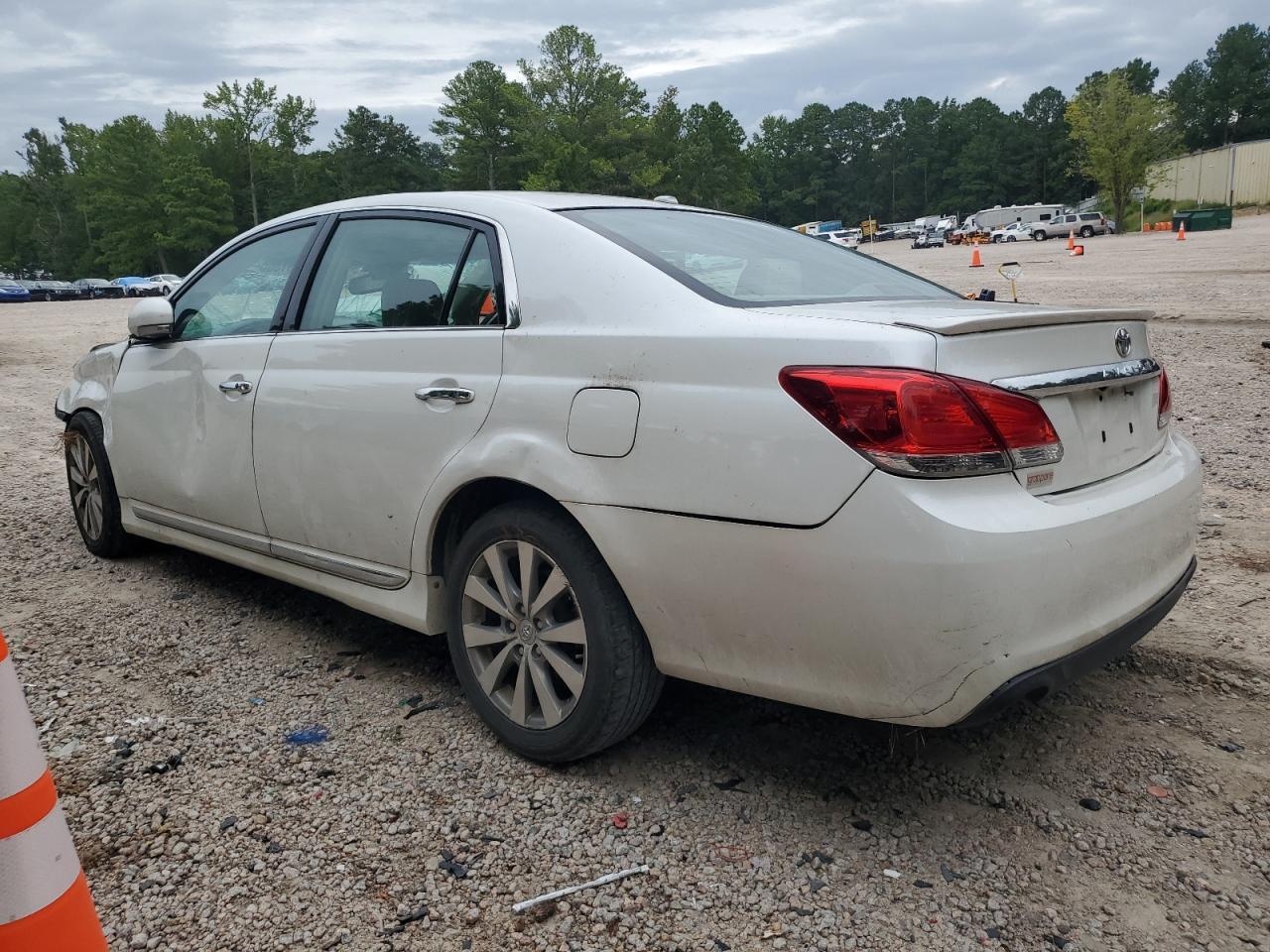 2012 Toyota Avalon Base - Фото 2