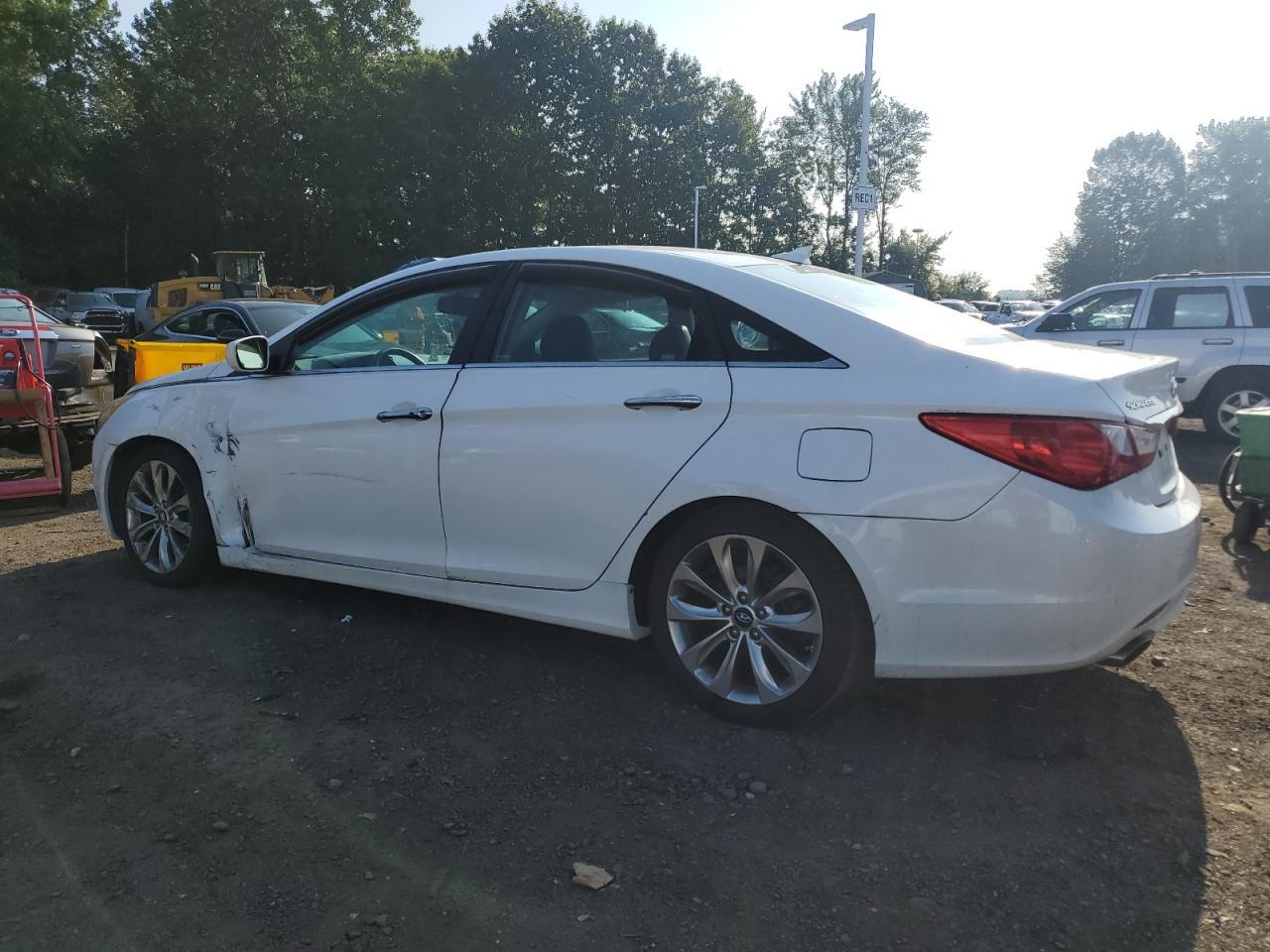 2013 Hyundai Sonata Se - Image 2
