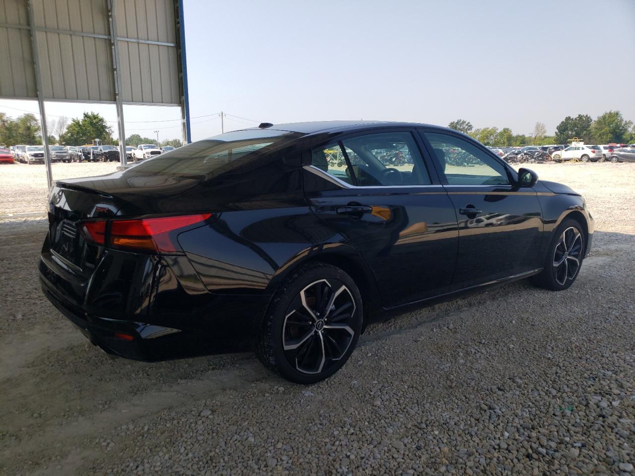 2024 Nissan Altima Sr - Image 3