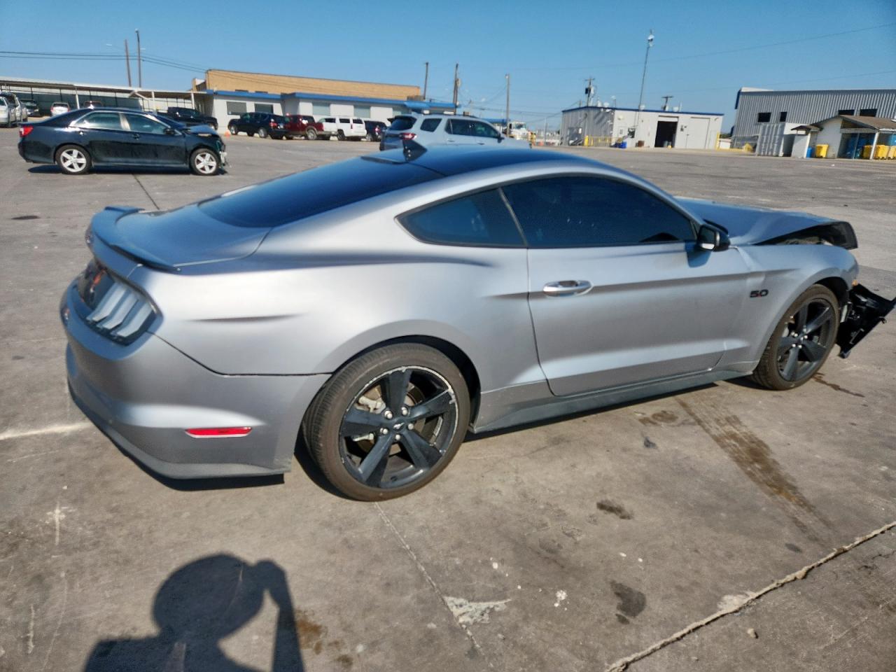2021 Ford Mustang Gt - Фото 3