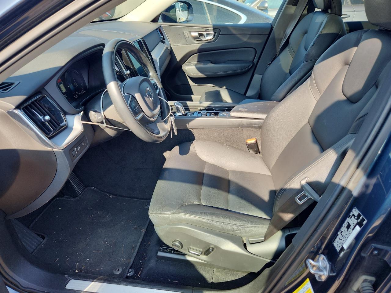 2019 Volvo Xc60 T8 Momentum - Image 7