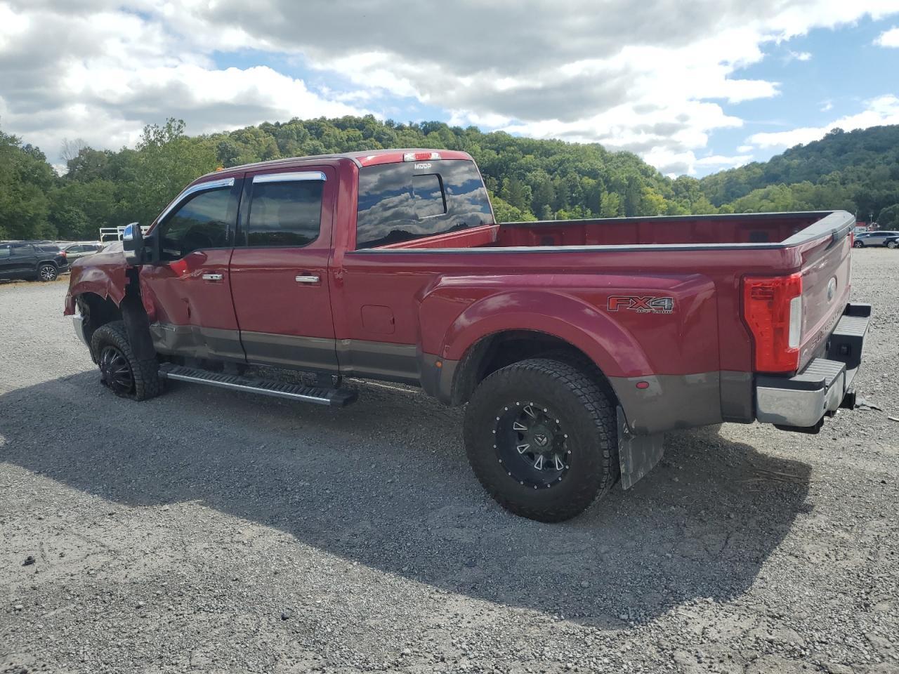 2017 Ford F-350 Super Duty Drw Crew Cab - Фото 2