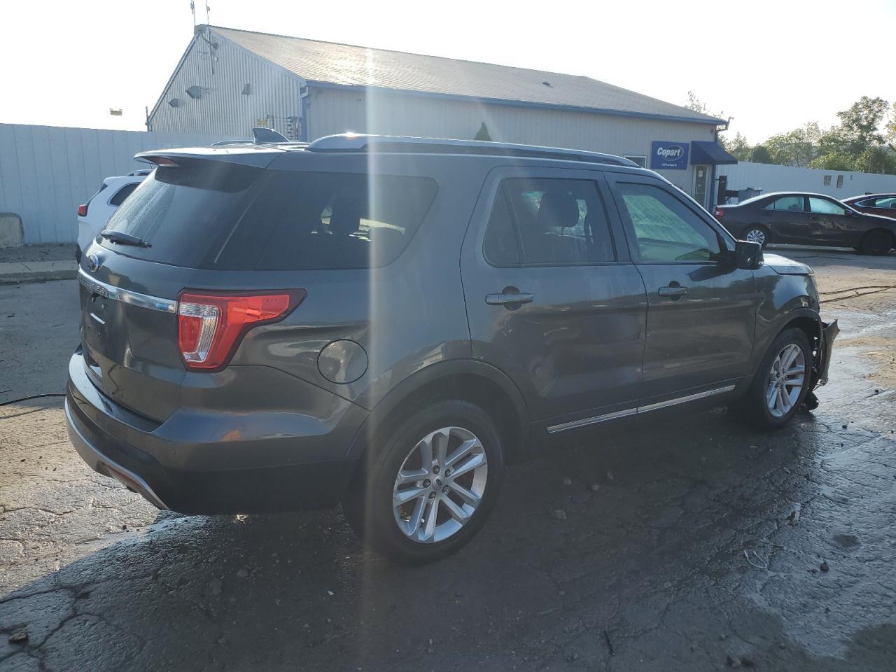 2017 Ford Explorer Xlt - Фото 3