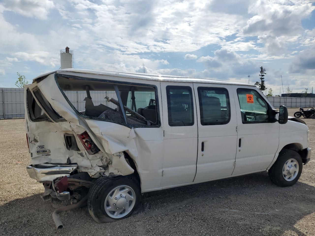 2011 Ford Econoline E150 Wagon - Фото 3