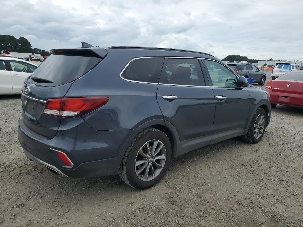 2017 Hyundai Santa Fe Se - Фото 3