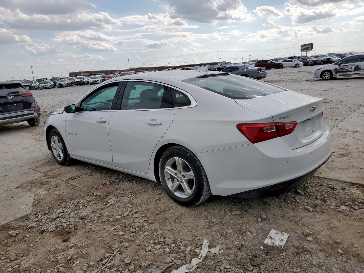 2023 Chevrolet Malibu Lt - Фото 2