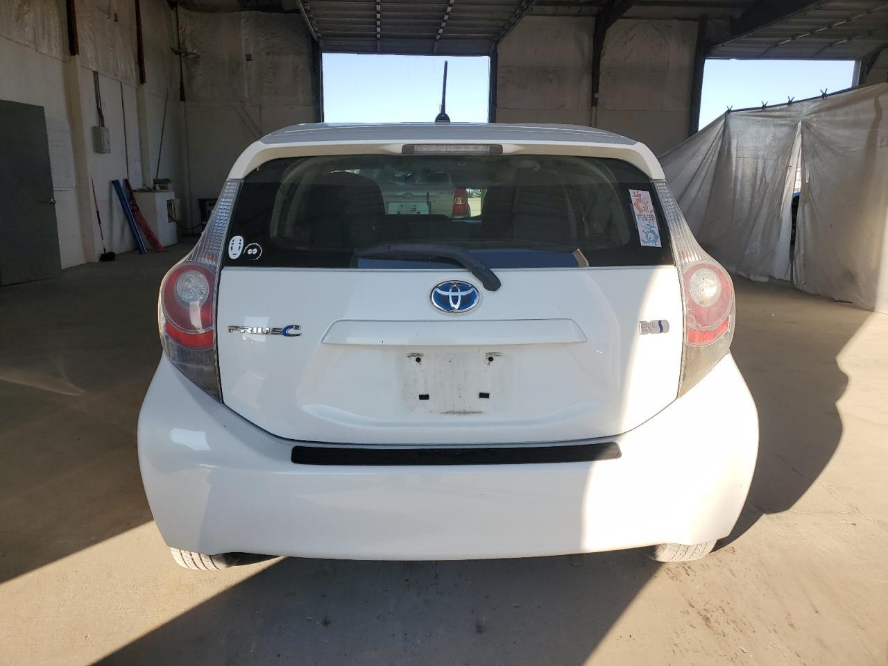2013 Toyota Prius C - Фото 6
