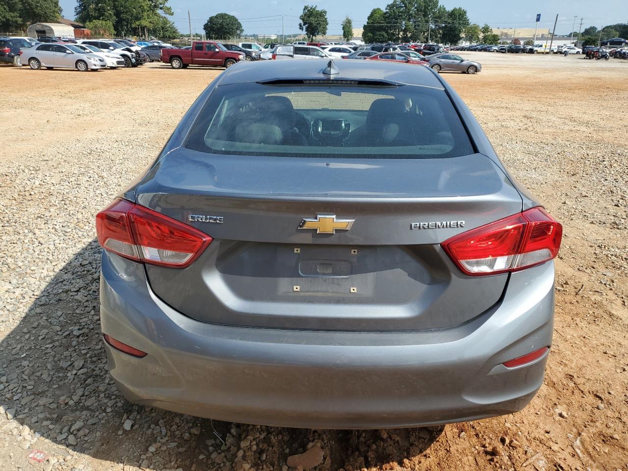 2019 Chevrolet Cruze Premier - Image 6
