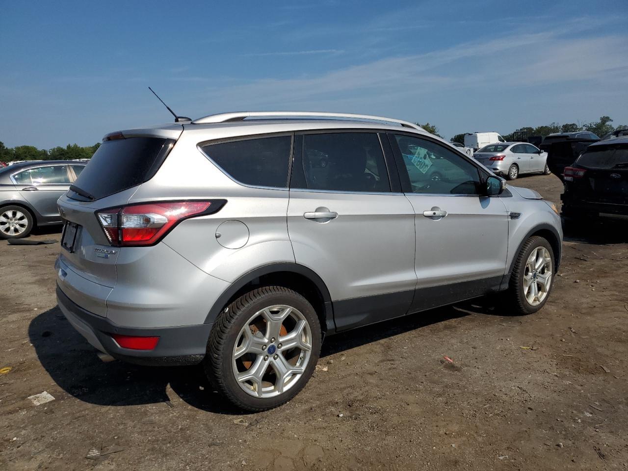 2017 Ford Escape Titanium - Фото 3