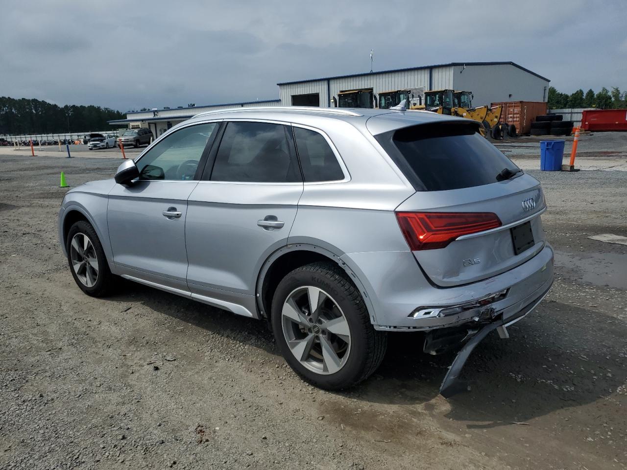 2022 Audi Q5 Premium Plus 40 - Фото 2