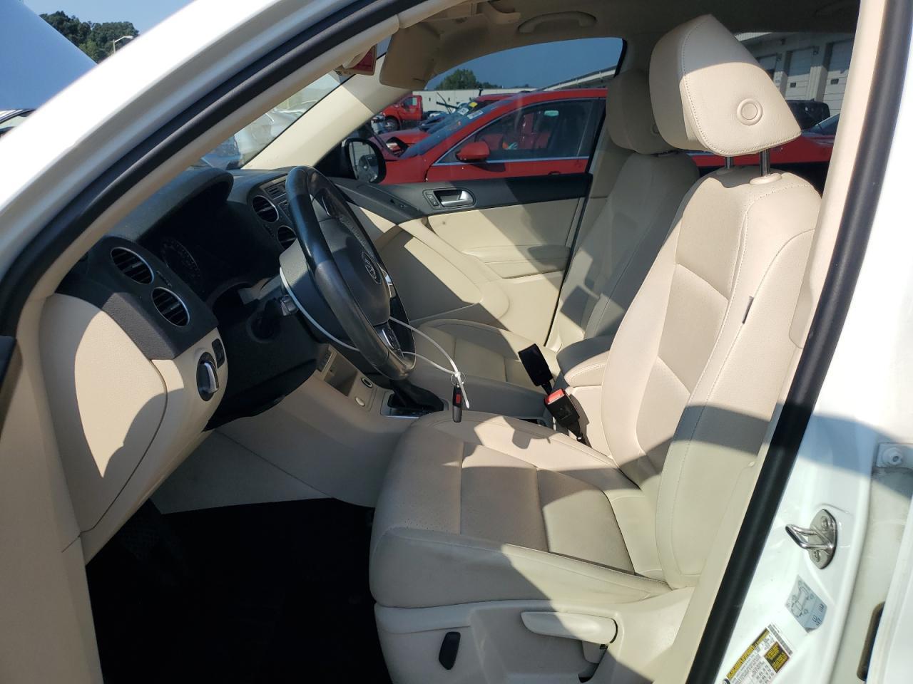 2017 Volkswagen Tiguan S - Image 7