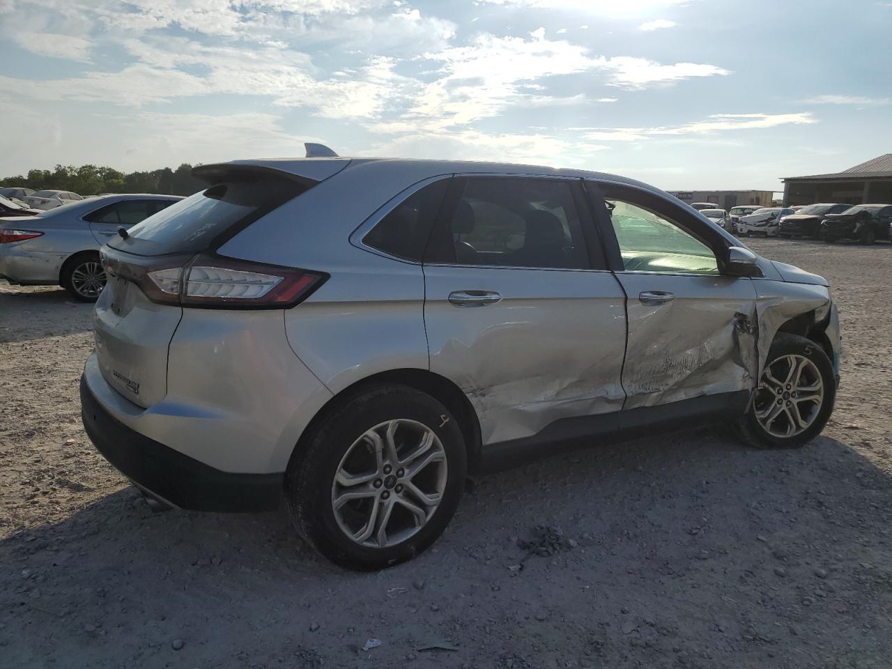 2018 Ford Edge Titanium - Image 3