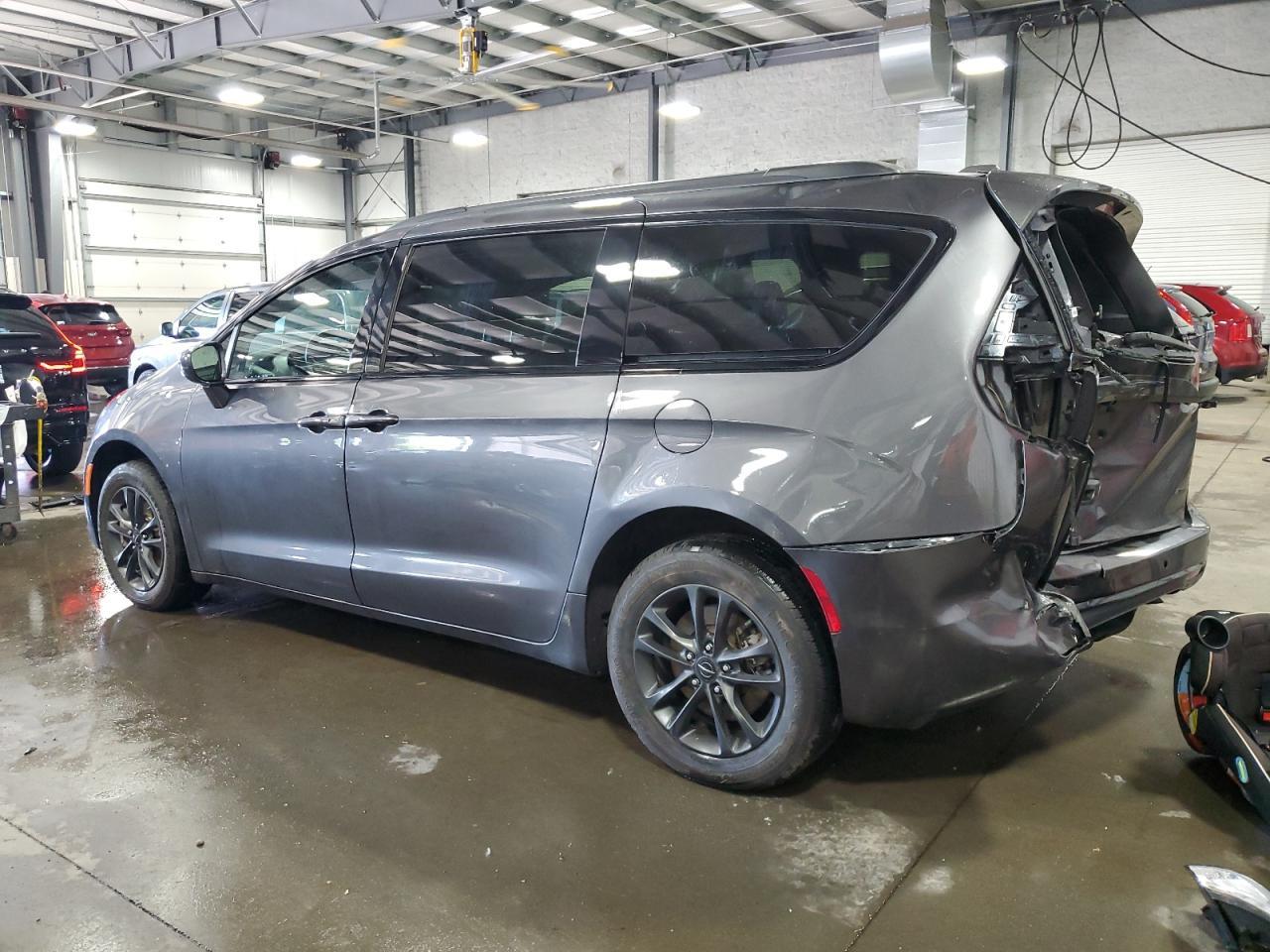 2020 Chrysler Pacifica Touring L - Фото 2