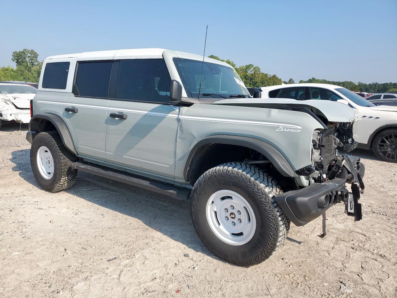 2024 Ford Bronco Heritage - Image 4