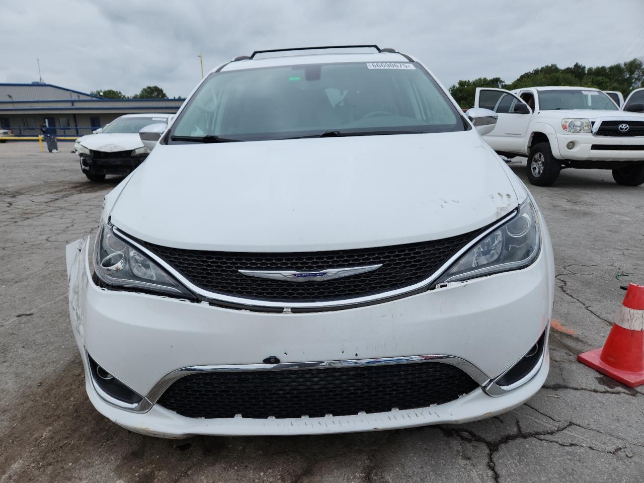 2020 Chrysler Pacifica Limited - Фото 5
