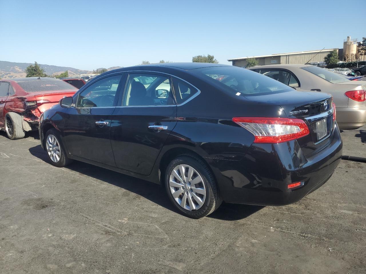 2015 Nissan Sentra S - Фото 2