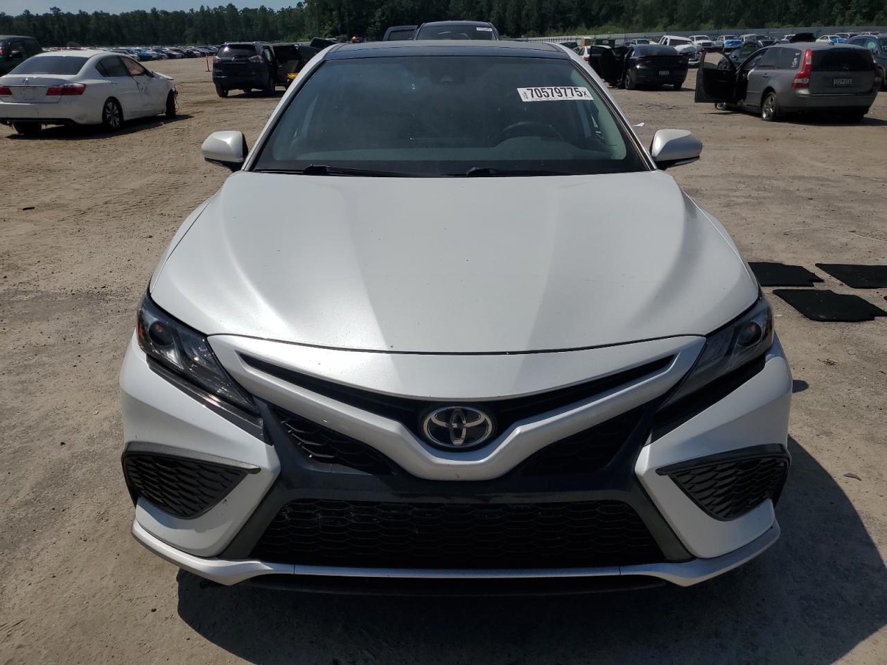 2021 Toyota Camry Xse - Фото 5