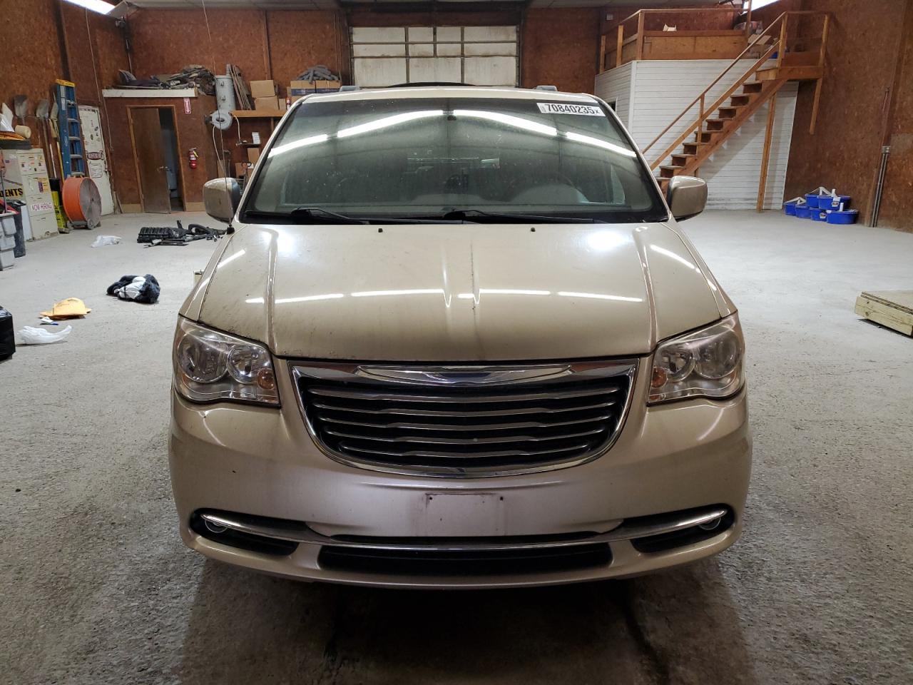 2011 Chrysler Town & Country Touring L - Image 5